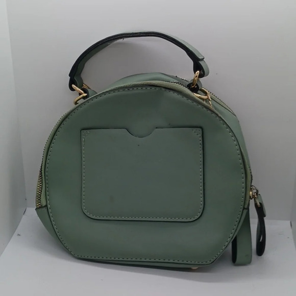 NY Handbag ** - Picture 3 of 4